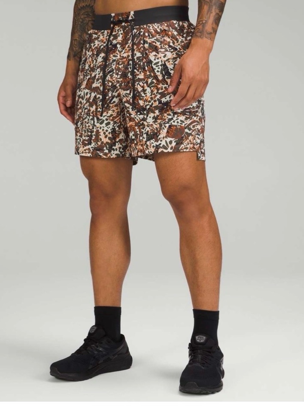 Lululemon License to train linerless short command camo natural ivory multi Med